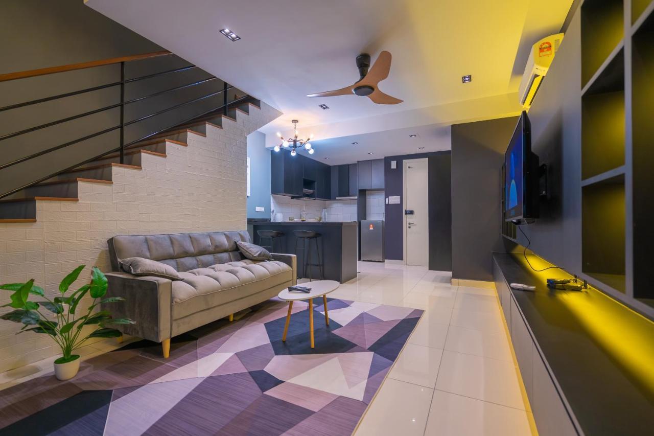 Lovely 2-bedroom W Amazing Facilities - Mont Kiara